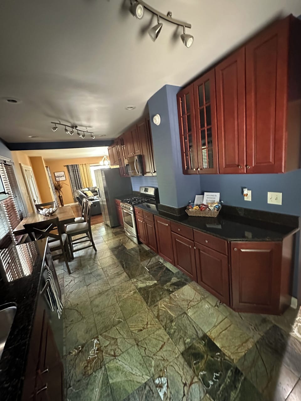 Charming 2 bedroom house in Maywood - 025464 