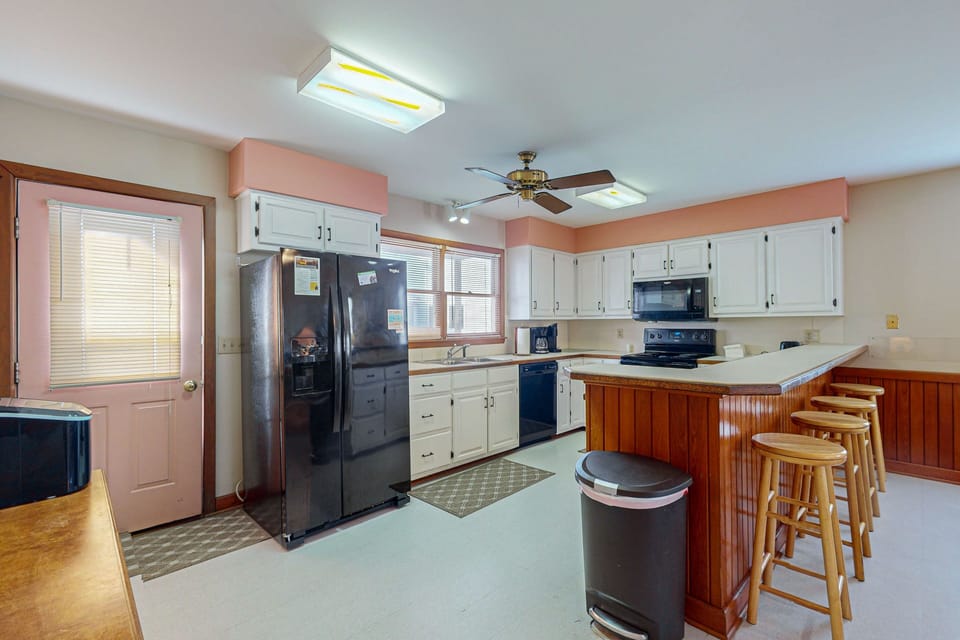 Coastal home with large deck close - 55992a 