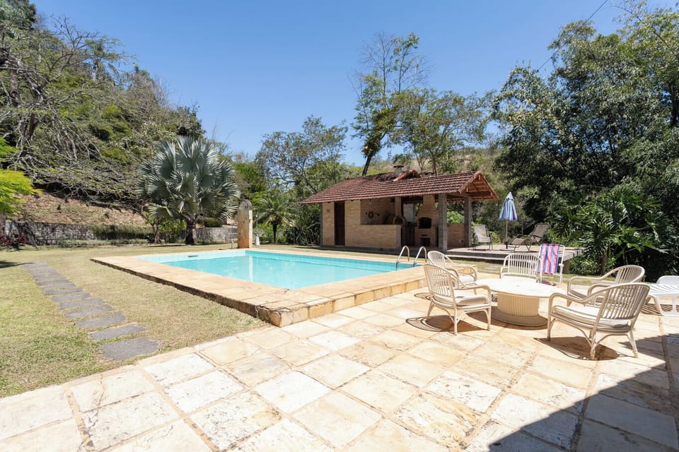 S tio Rodeado de Verde c Piscina e Churrasqueira | State of Rio de ...