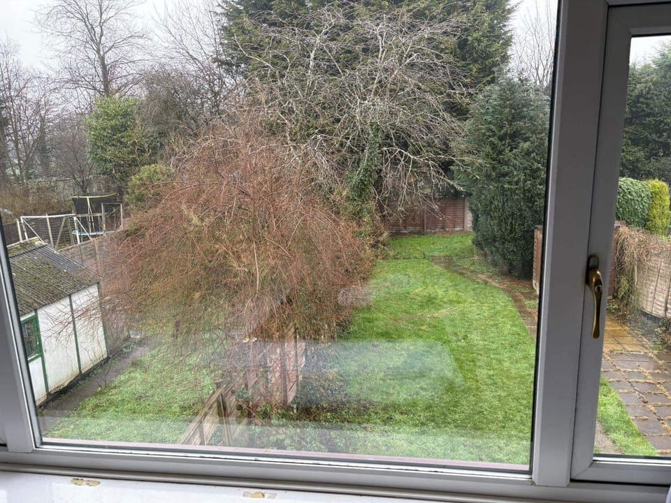 Wolves Retreat Sleeps 7 with Garden Parking | Wolverhampton ...
