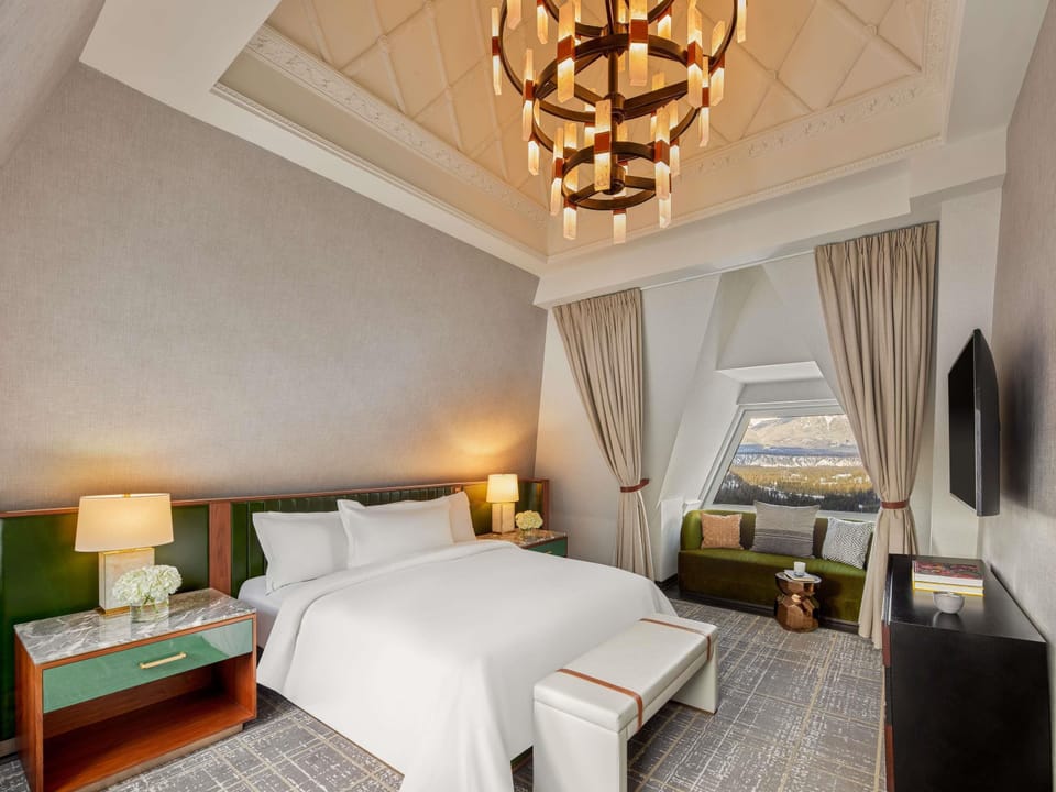 Premium bedding, down comforters, in-room safe, desk