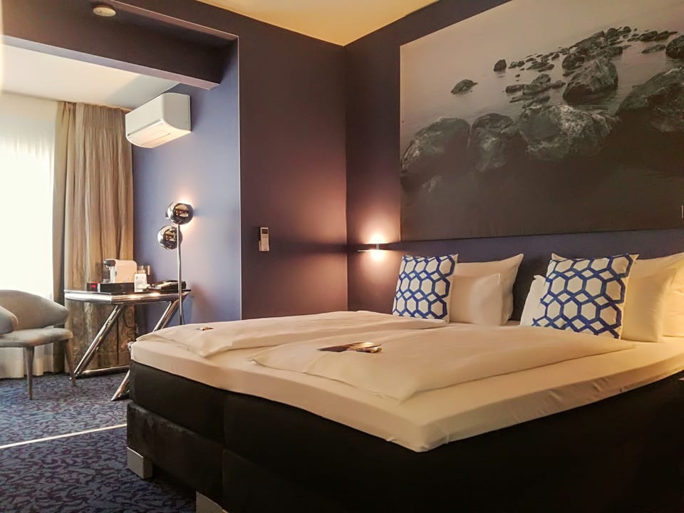 Junior Suite | Pillowtop beds, in-room safe, desk, soundproofing