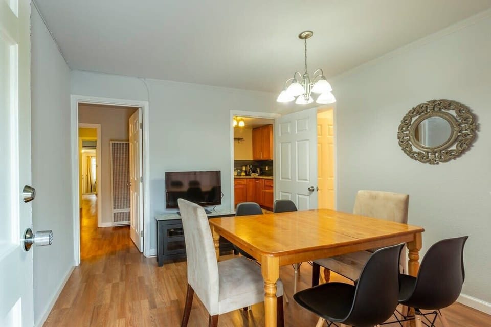 Marbella Lane 3BR House DTWN RWC Parking Atherton, CA