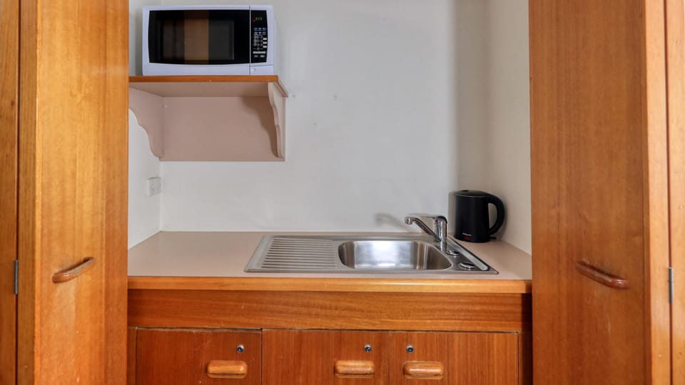 Premium bedding, pillowtop beds, minibar, laptop workspace