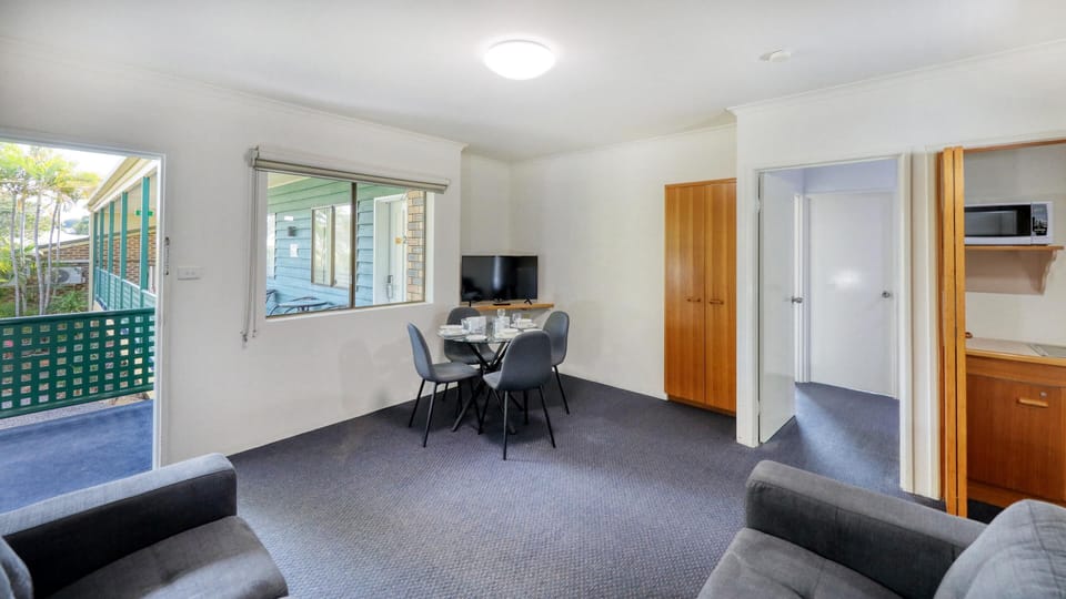 Superior Apartment, Multiple Beds, Non Smoking, Kitchenette | Premium bedding, pillowtop beds, minibar, laptop workspace