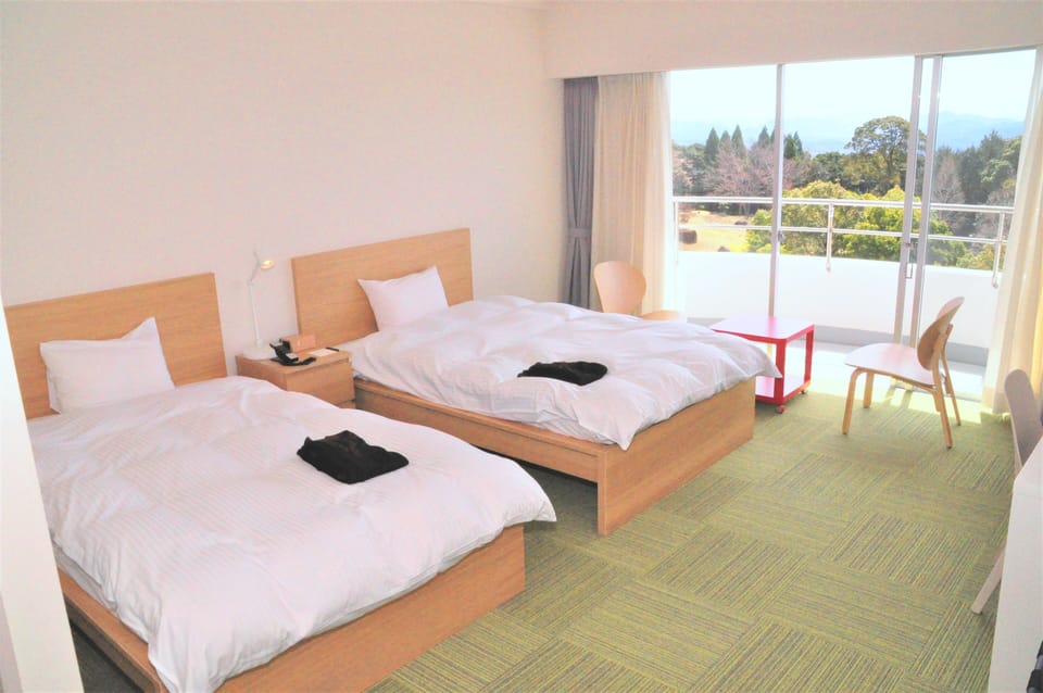 Moderate Twin Room, Non Smoking | Premium bedding, in-room safe, desk, bed sheets
