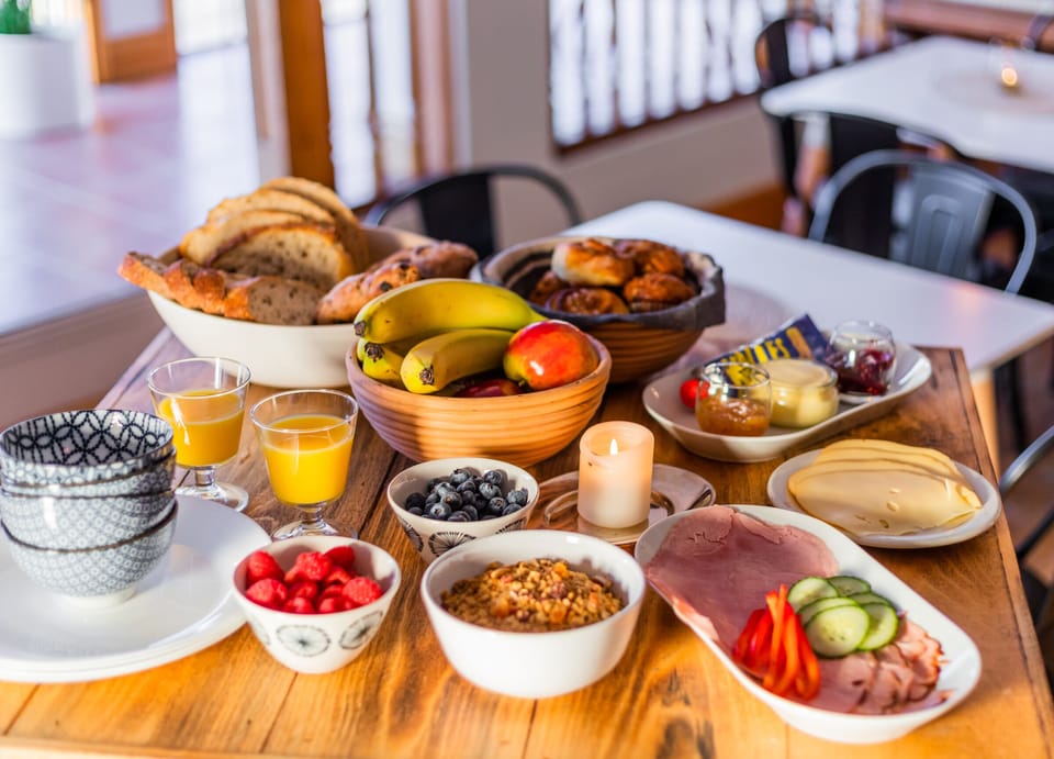 Free daily buffet breakfast