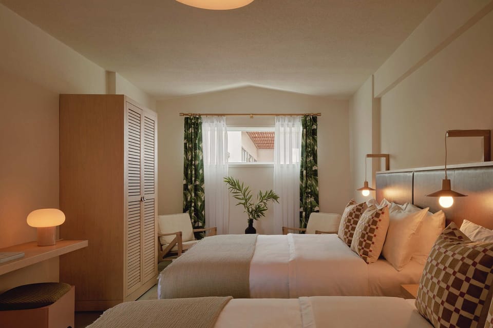 Lucine Double Queen | In-room safe, WiFi (free), bed sheets