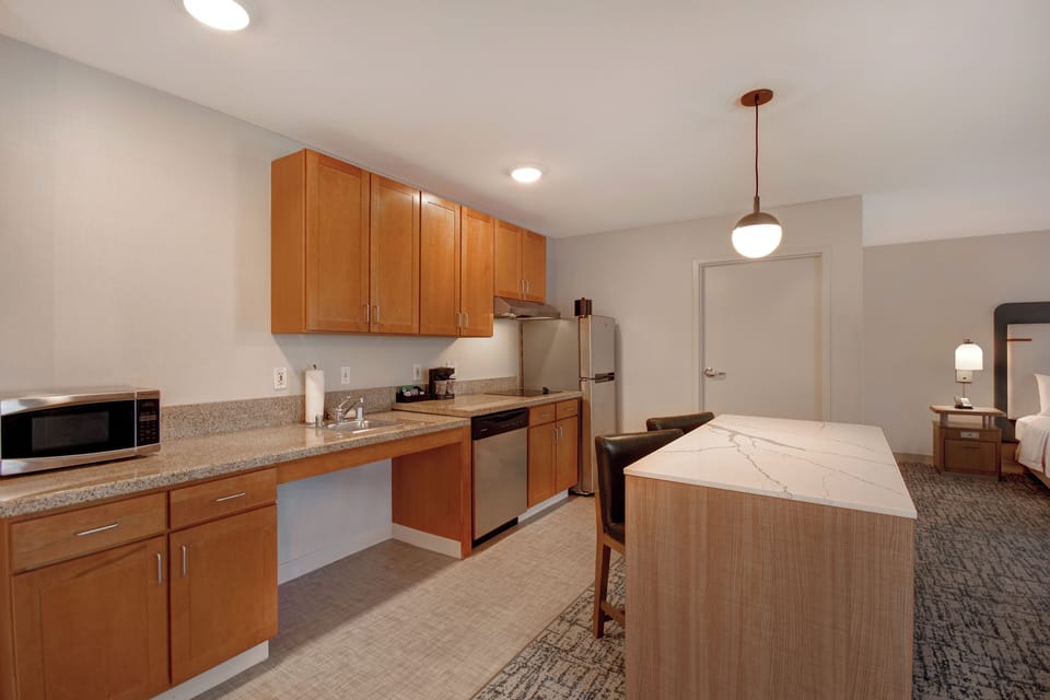 In-room safe, desk, iron/ironing board, WiFi (free)