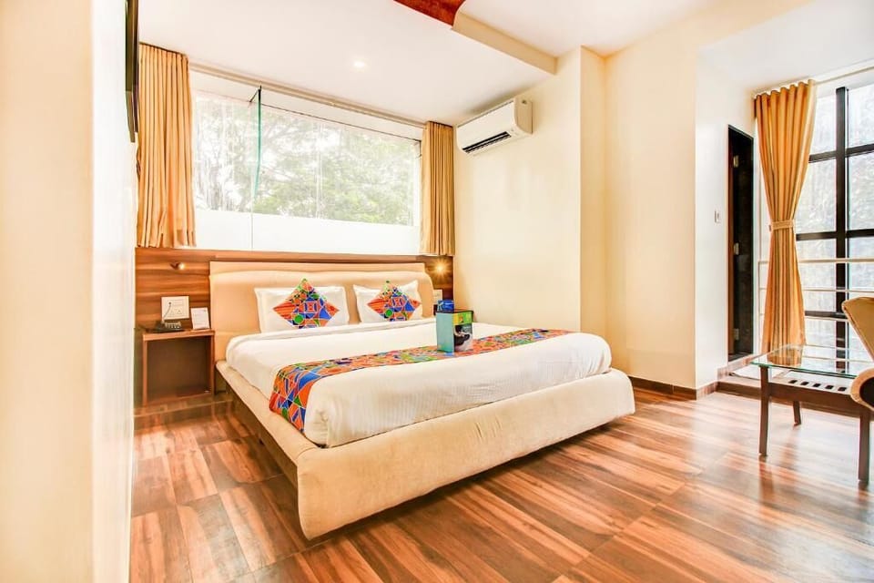 Executive Room | Egyptian cotton sheets, premium bedding, in-room safe, desk