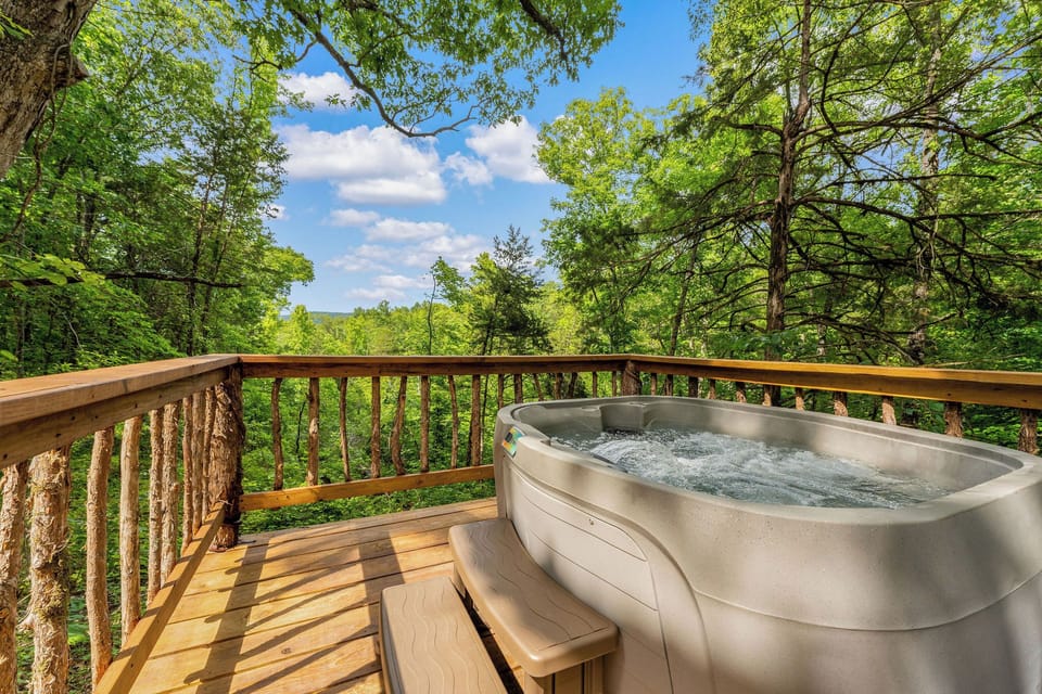 Couples Retreat, Elevated Hot tub w/ View Buffalo River, AR