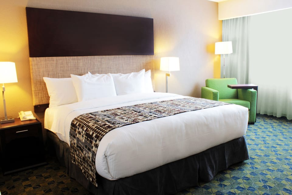 In-room safe, desk, laptop workspace, soundproofing