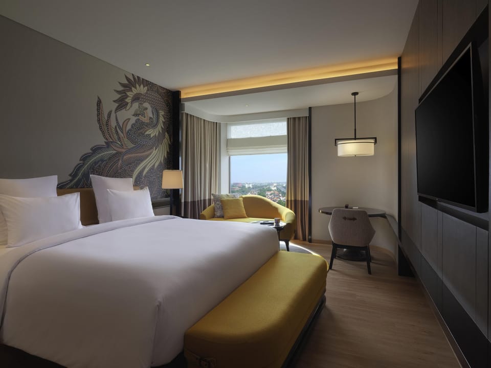 Premium bedding, minibar, in-room safe, desk