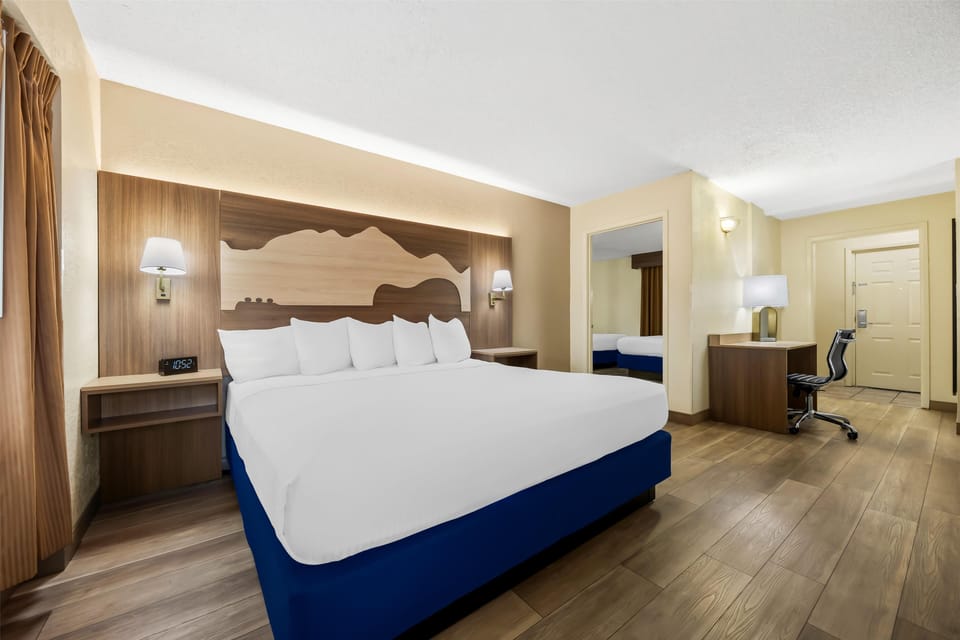 Suite, Multiple Beds, Non Smoking, Refrigerator & Microwave | Soundproofing, iron/ironing board, cribs (free)