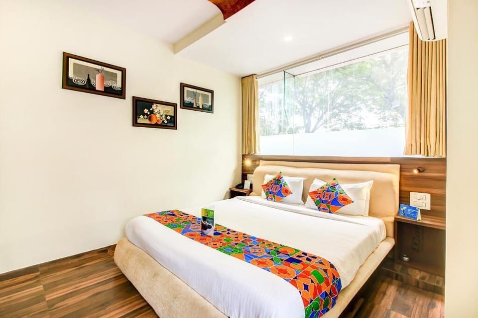 Executive Room | Egyptian cotton sheets, premium bedding, in-room safe, desk