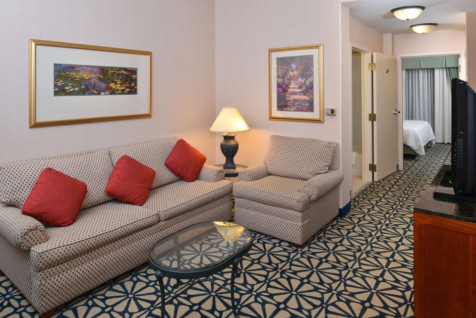 Room | Living area | 36-inch TV with cable channels