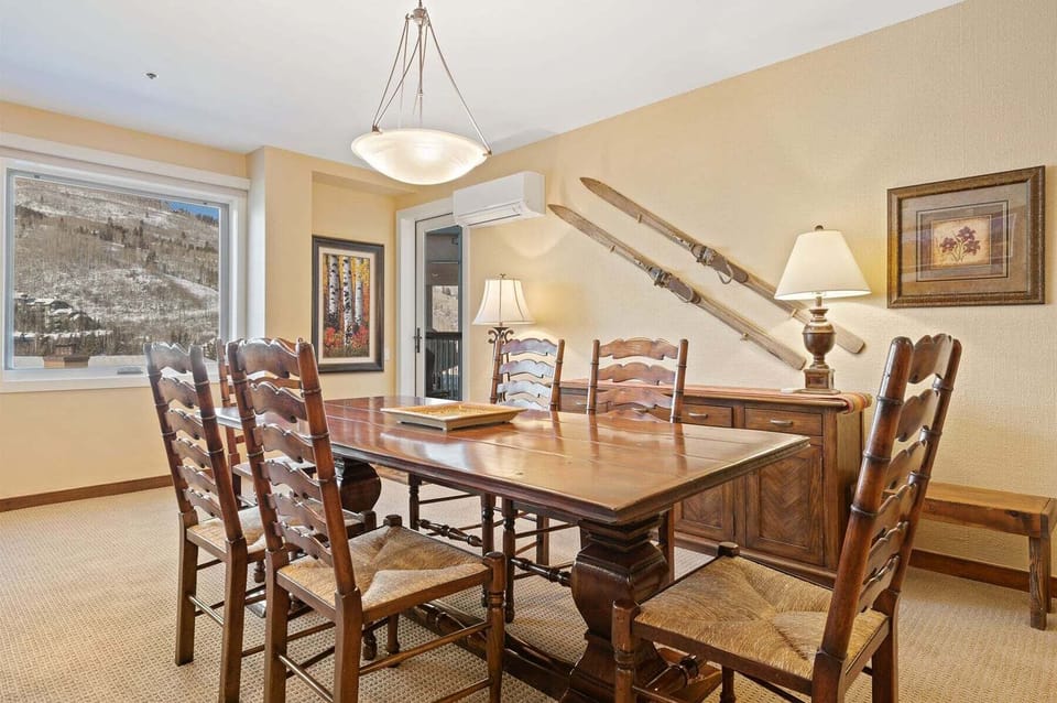 Dining room layout