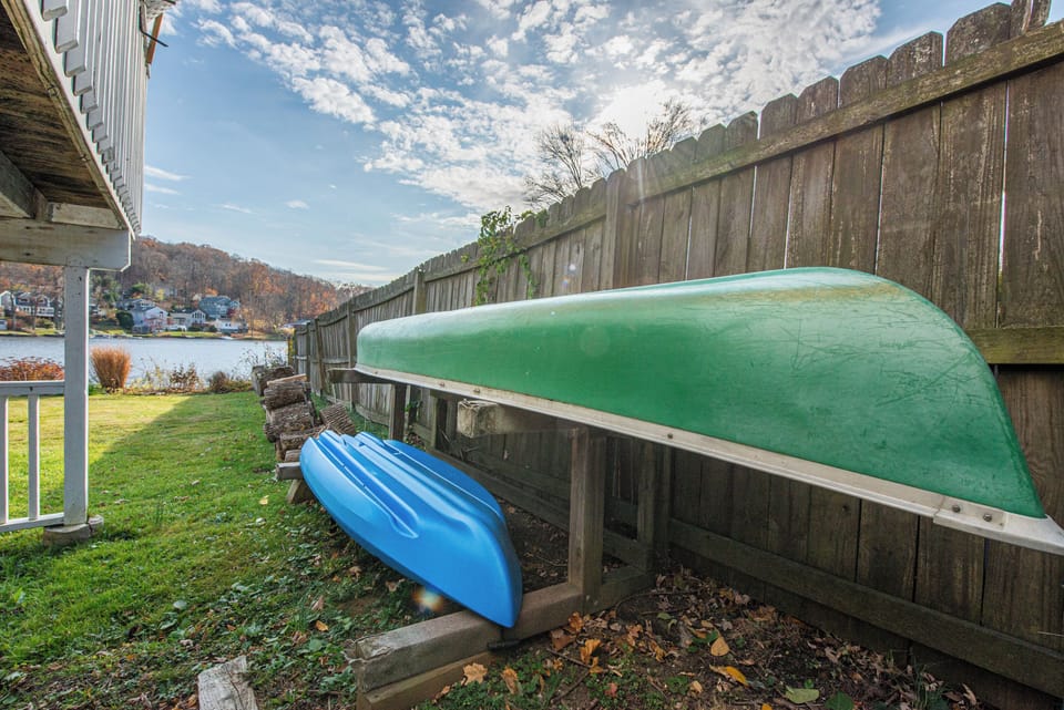 A Canoe, kayak and SUP are available for your use 