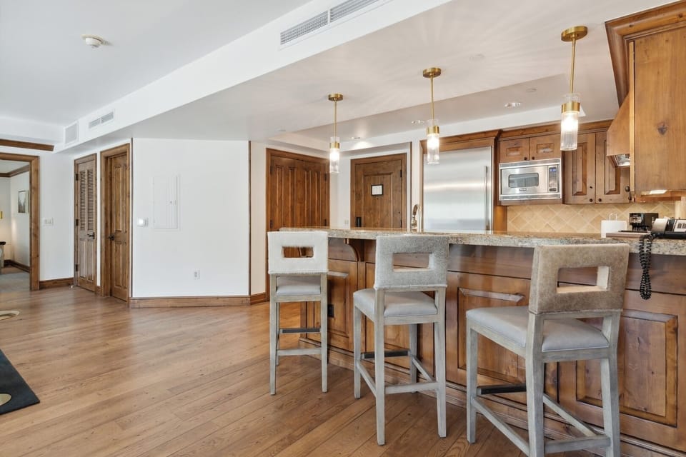 Aspen Mountain Residence - Kitchen 