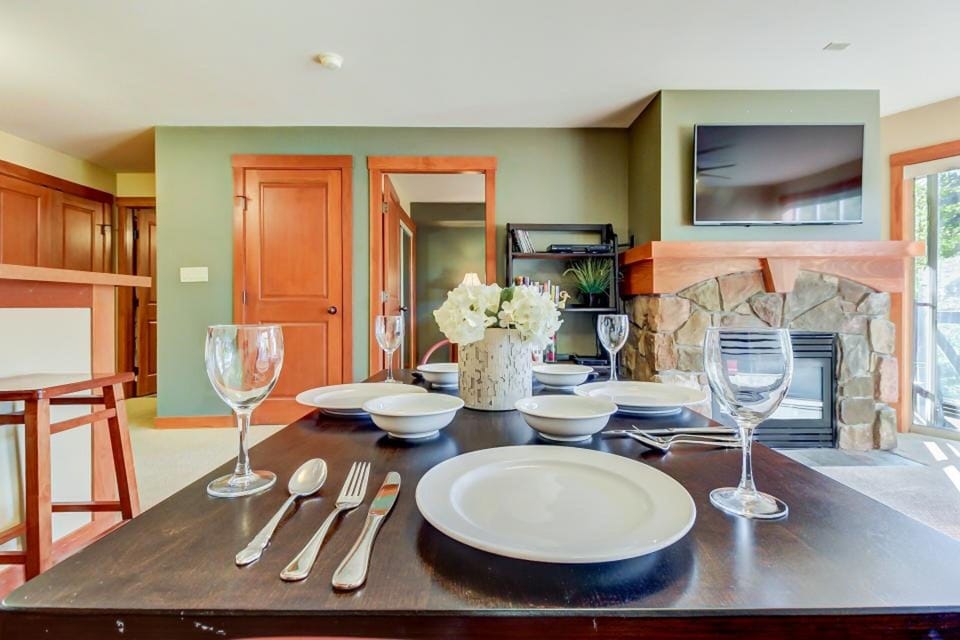 Dining room table