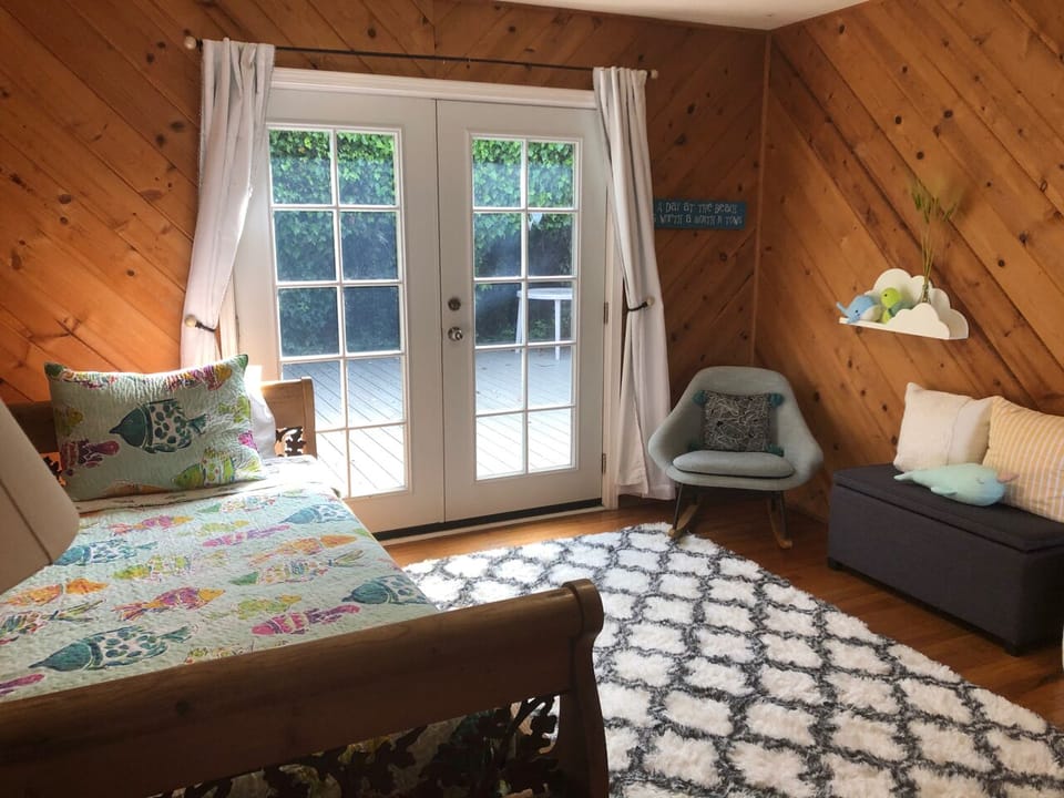 Third "kids" bedroom with twin bed plus pullout twin trundle 