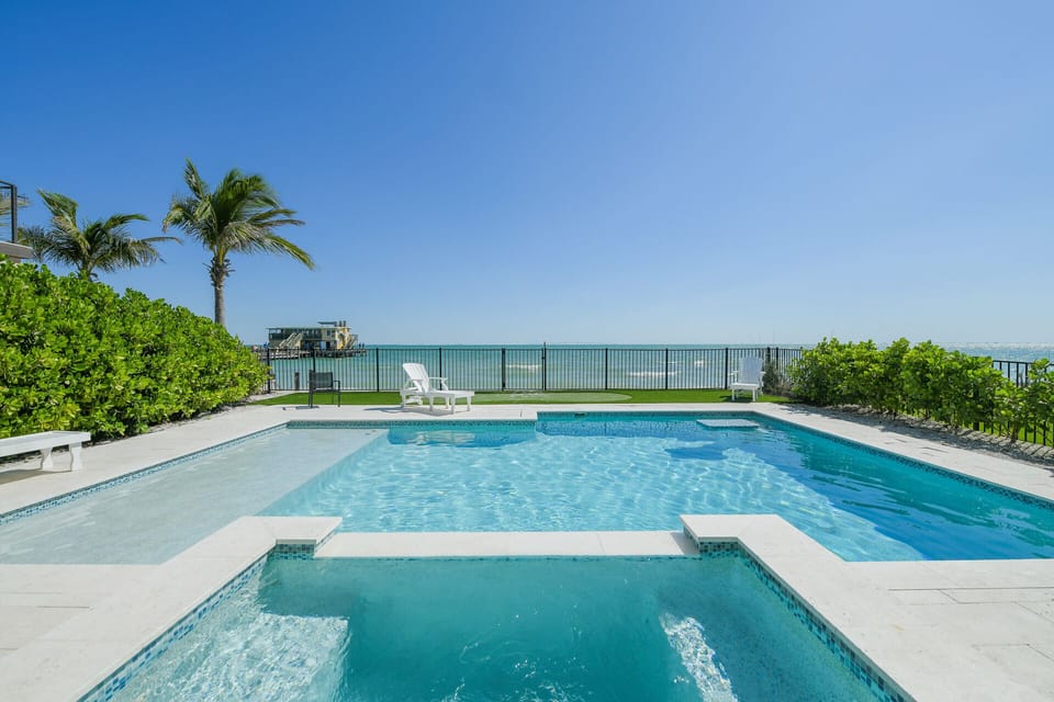 Anna Maria Island Vacation Rentals, Beach Houses, Condos | VacationRenter