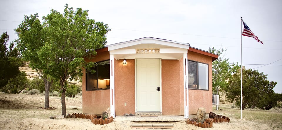 Authentic Native American Hogan Experience near Chaco Cultural